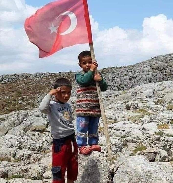 "VATAN sevgisi maya gibidir, sütü bozuk olanda tutmaz !..'' 
Şehit Lider Muhsin Yazıcıoğlu