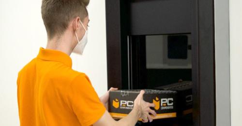 UNOlogistica's tweet image. 📰@pccomponentes agiliza la entrega de sus pedidos con un terminal inteligente

Las taquilla de #Hapiick entrega el pedido automáticamente a través de una ventanilla, por lo que no hay que buscar un casillero, como ocurre en las utilizadas habitualmente👉bit.ly/34vVqoj.