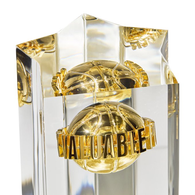 The Kobe Bryant Trophy for the NBA All-Star Game MVP will have an eight-sided base with 24 stars to honor Kobe's jersey numbers

The trophy's levels are also 2, 7, 9 and 11 inches tall, referring to the years Kobe won All-Star MVP 💜💛

(via <a href="/NickDePaula/">Nick DePaula</a>)