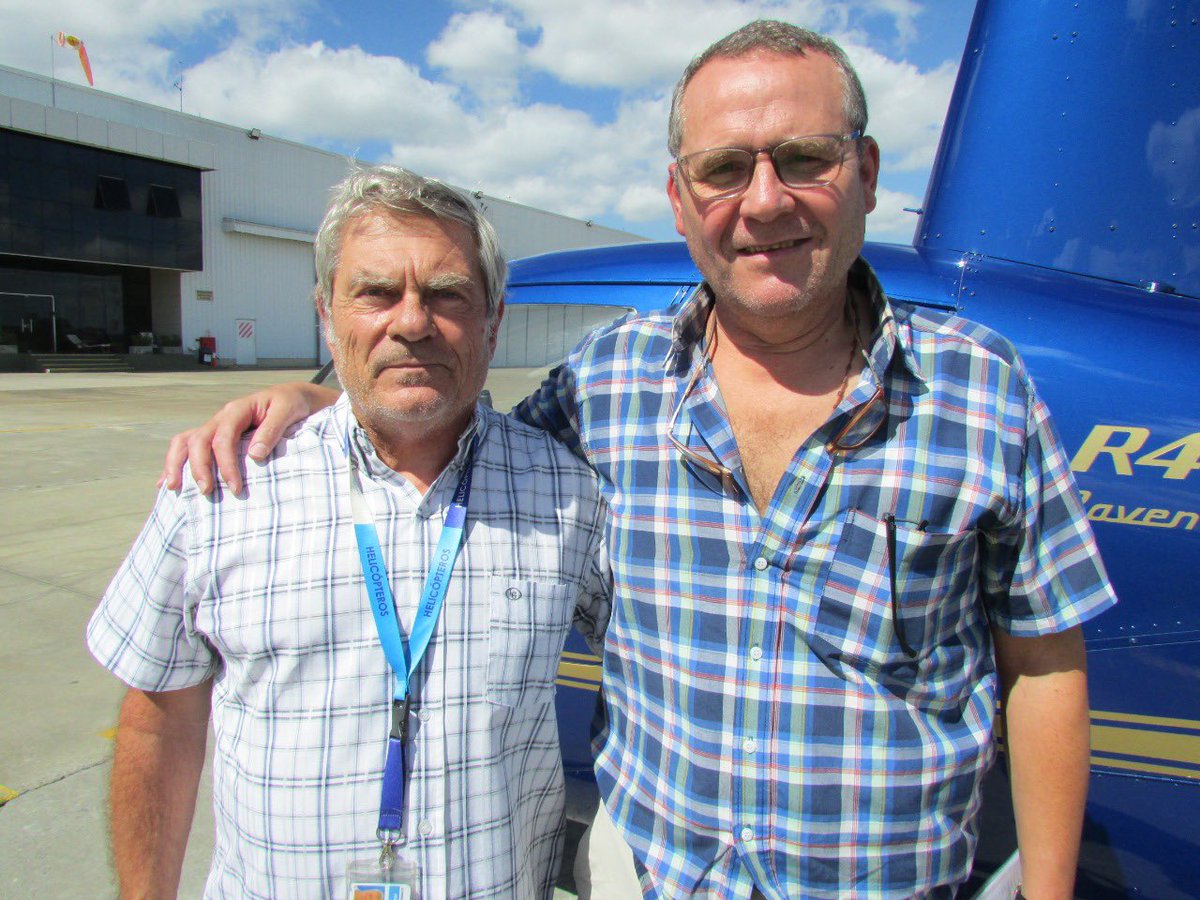 Felicitamos a Fernando Daniel Juárez por su adaptación al helicóptero R44 Lo acompaña (izquierda) el Inspector ANAC Fernando Domínguez  Buenos vuelos!