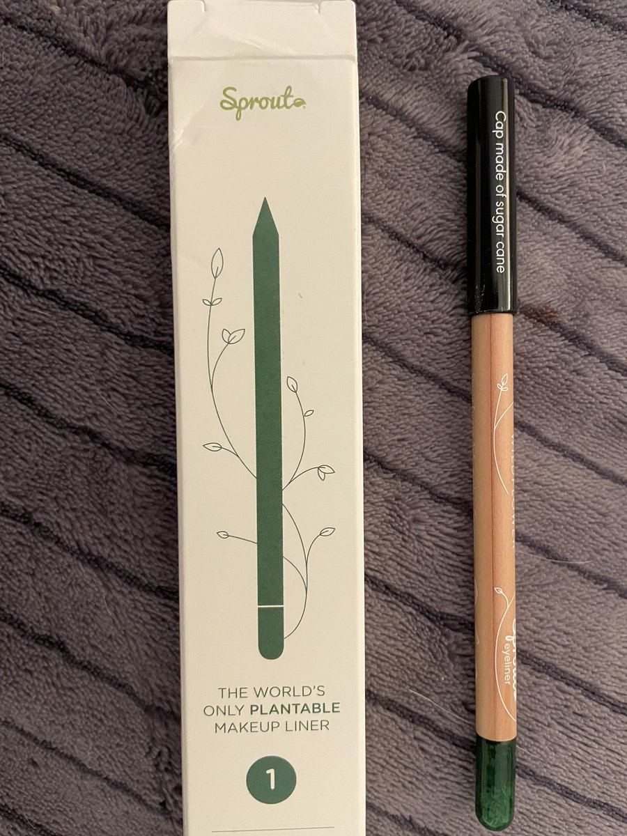 Rebecca Hall tweet media