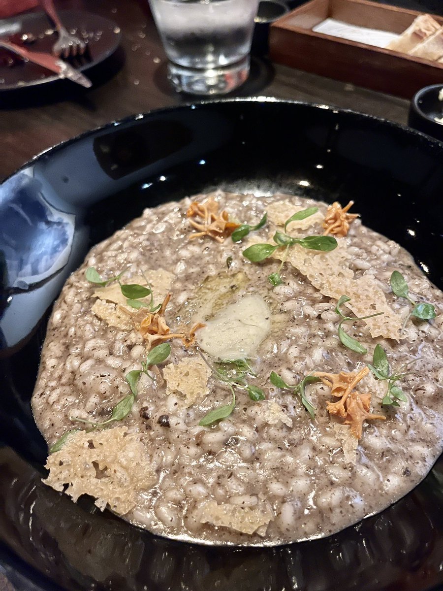 Aroifudfud's tweet photo. #Workshopyenakart 
อร่อยปากออกแสง ดีทุกเมนู เนื้อจ่างสุกกำลังดี เนื้อนุ่ม ฉ่ำมาก / risotto truffle กลิ่นหอมเตะจมูก ข้าวสุกแบบ al dente ไม่สุกจนเละ มี texture ให้เคี้ยว / พาสต้าเส้นสดก็ คือเส้นดีมาก ซอสก็อร่อย กลมกล่อม ไม่ได้อวย แต่อร่อยจริงๆ 
#อร่อยบอกต่อ #อร่อยไปเเดก https://t.co/RGkJlEtlSa