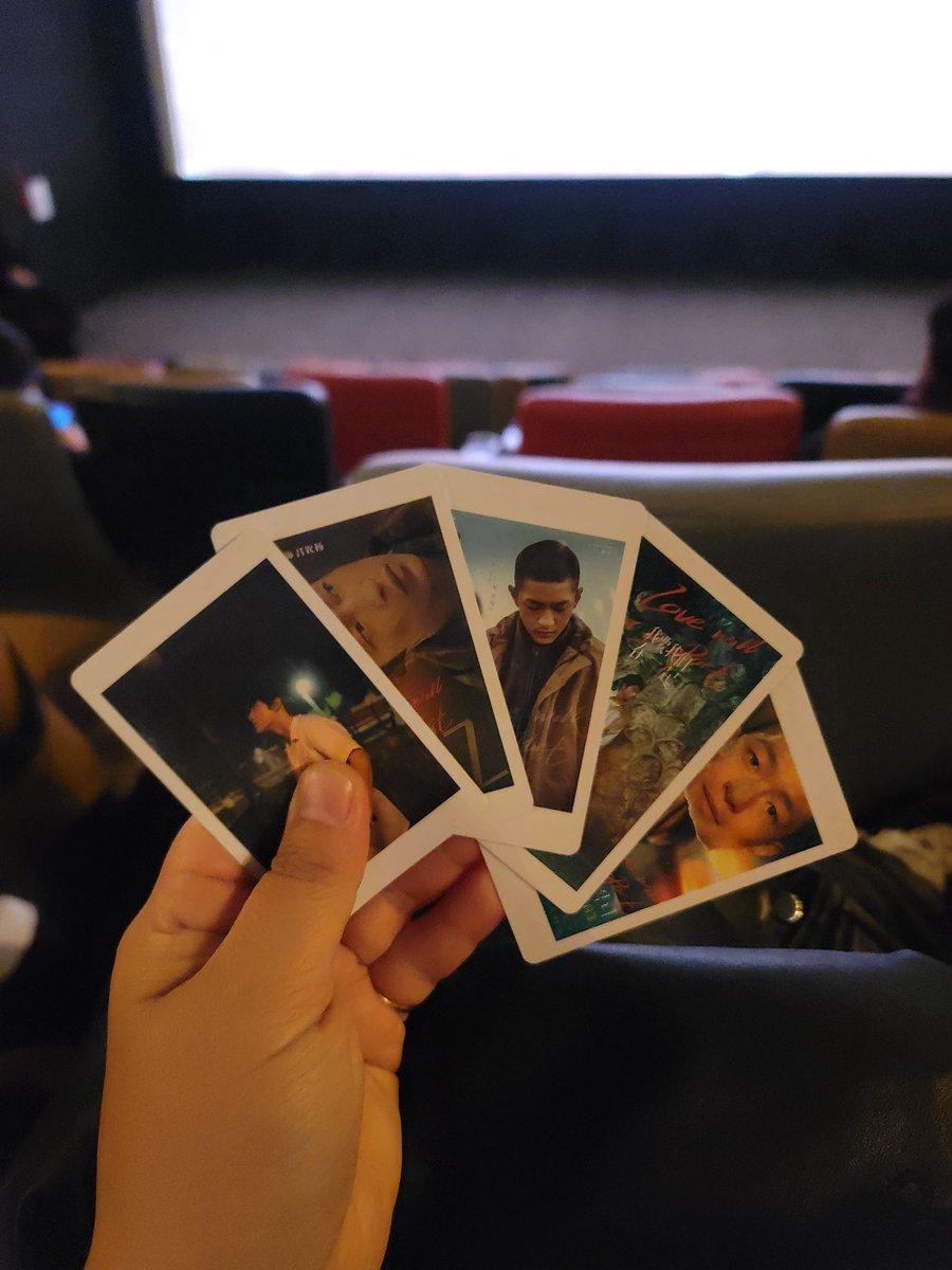 청춘적니 굿즈 영화 이벤트 당첨 오리지날 티켓+포스터+엽서 그리고 영화관 포토카드 #청춘적니 #아요아문재일기 #굴초소 #quchuxiao #屈楚萧Translate post