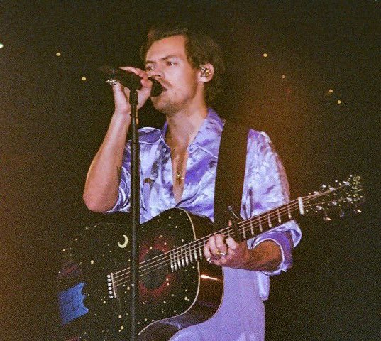 hourlyharrys's tweet photo. Harry styles on film. That’s it. https://t.co/juaBw7EV6s