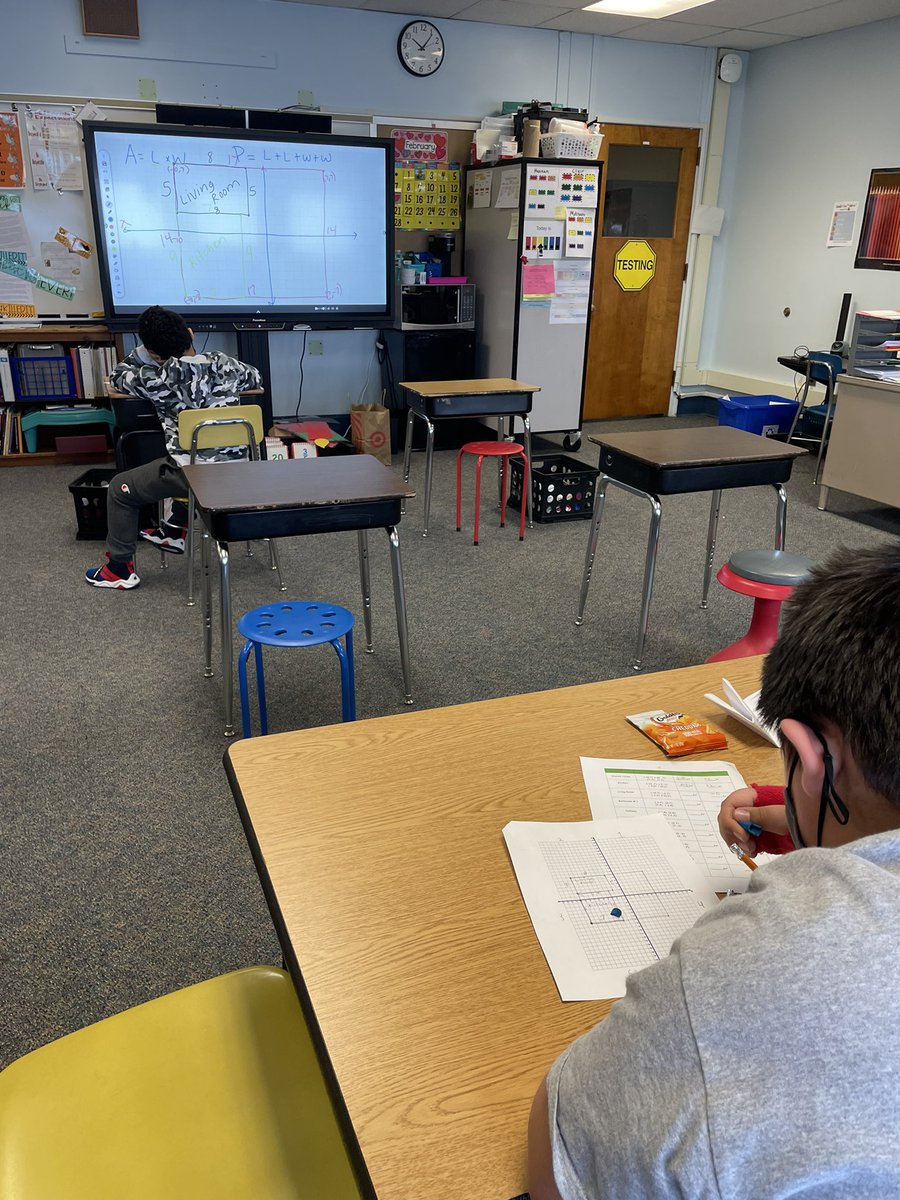 stephrwheeler's tweet photo. Young architects in the making! #coordinategraphing #area #perimeter #marionbelieves https://t.co/KAvKn08eCe