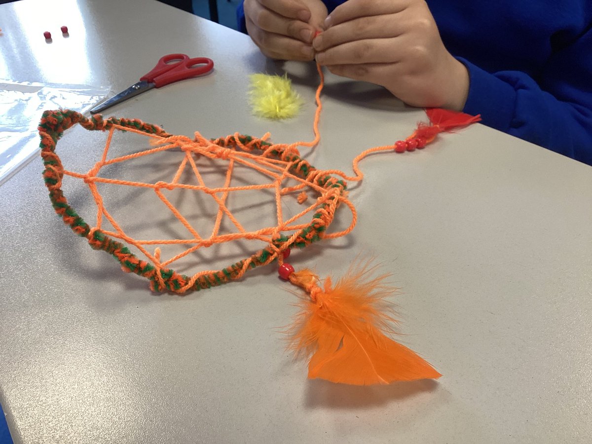 RavensdalePS's tweet photo. Year 5 have been busy making their dream catchers in their Dimensions curriculum! Take a look at these amazing creations that the children have made today. #rpsy5 #rpsdt #smashedit https://t.co/y3uaUhR3MD