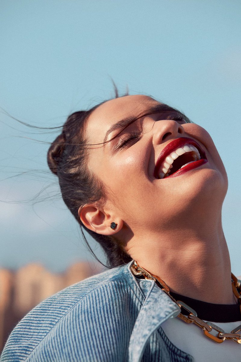 juliette's tweet photo. Quem lembra da minha primeira capa para a @MarieClaireBR? ❤️ #tbt https://t.co/yY51O0sehU