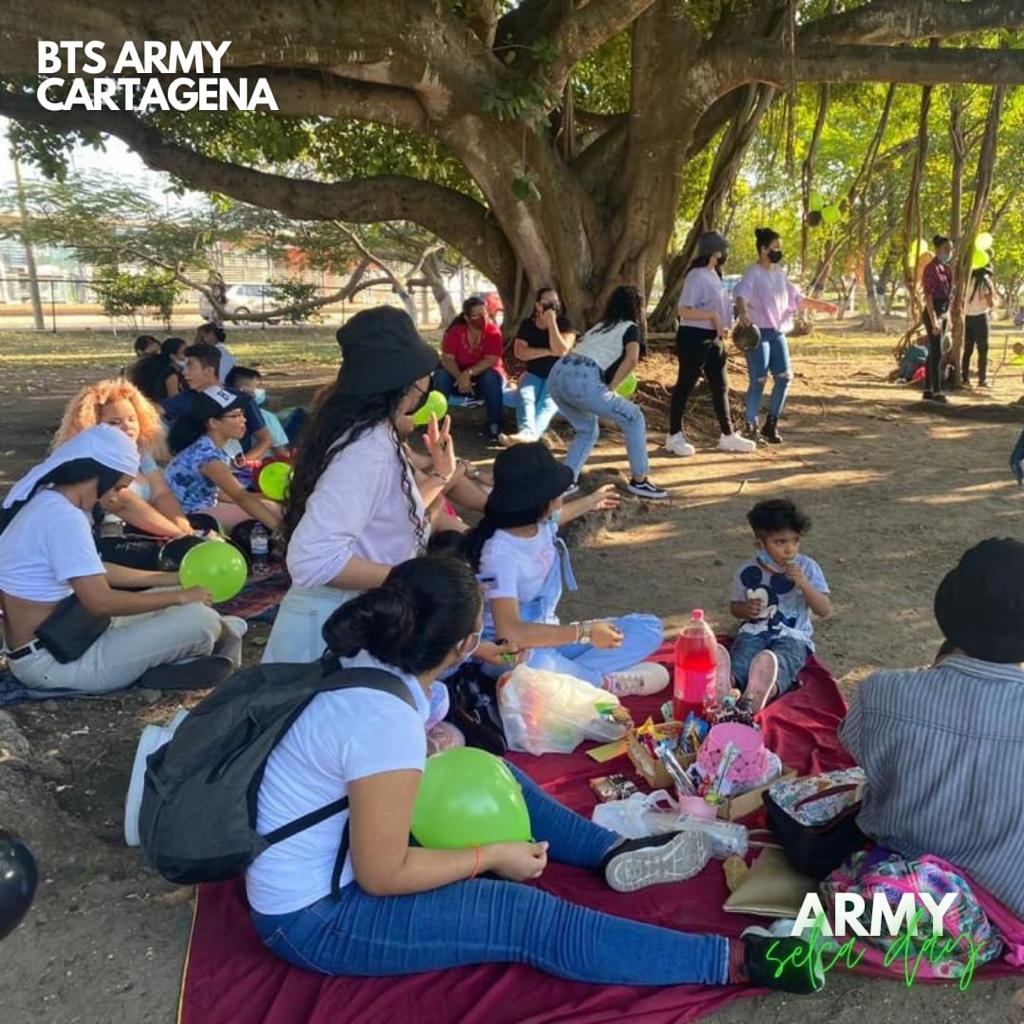BTS_cartagena's tweet photo. 📸 ARMY SELCA DAY 📸 

¡ARMY! Muchas gracias por su asistencia en nuestro primer evento del año, esperamos que se hayan divertido un montón.

[...] https://t.co/1LcjQI6Wz9