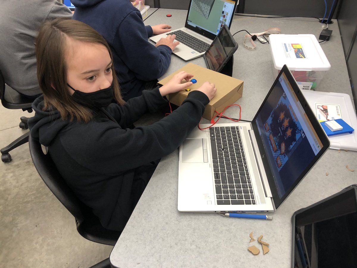 tigerroboticssd's tweet photo. One of my students combined two of our challenges today and built his own video game controller. Now is the fun of trying it out on a game. #workhardplayhard fuse-studio @HSMSTigers https://t.co/WDP0aBCsP5