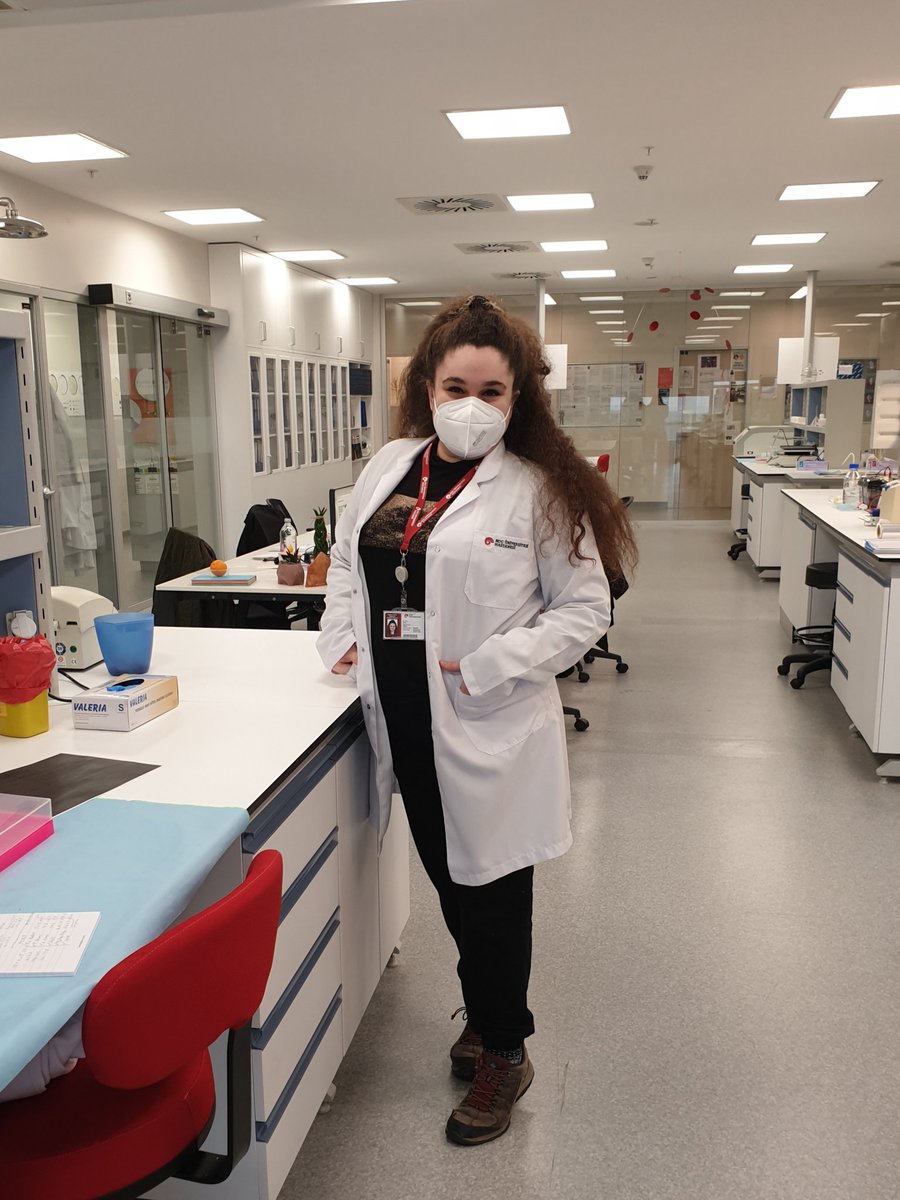 Ben artık Nörobilim doktora öğrencisiyim❤
SMA ile büyüdüm, tedavi bekledim, o tedaviyi alıyorum. Tüm bu sebeplerle genetik okudum, mezun oldum. Şimdi ise neuroscience doktora öğrencisiyim ve SMA artık sadece hastalığım değil, tez konum!