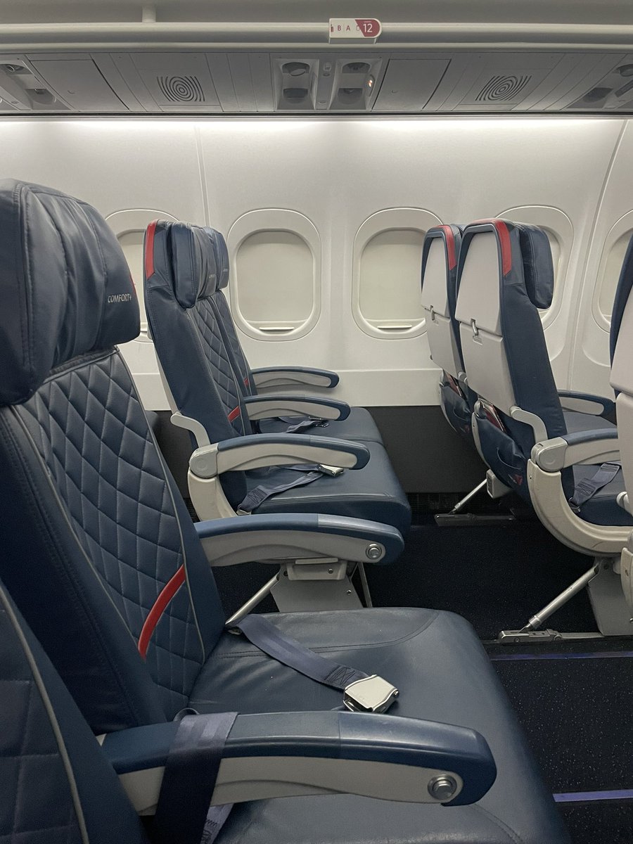 accessairdsm's tweet photo. Plenty of good seats still available to Providence…@EmptySeatsPics https://t.co/xaYDuWurPr
