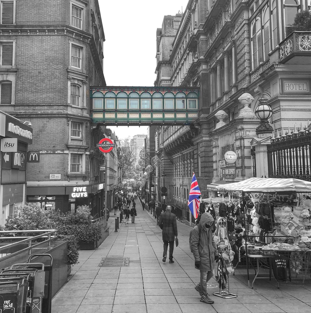 Janjay_05's tweet photo. It’s strange seeing Villiers street this quiet #VisitLondon https://t.co/BJI3g6l433