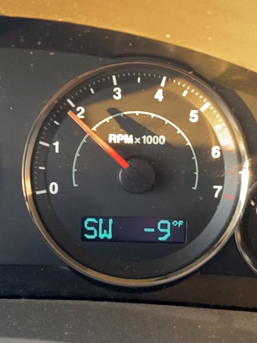 TomMustin's tweet photo. How’s your morning going? #Colorado #cowx #itsadrycold #brrrr https://t.co/WFhRHJQpmb