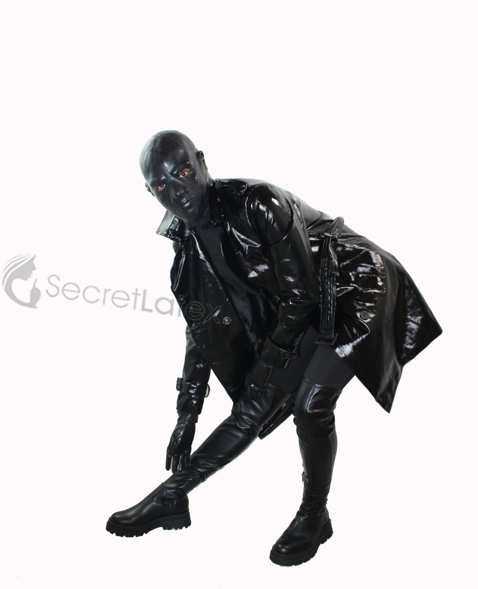 SecretKink_'s tweet photo. Long day at work, can't wait to get these boots off! 

#secretlatex #latexmask #blacklatexmask #kinkmaster #blackhood #kinky #latex https://t.co/ugApv9UK9N