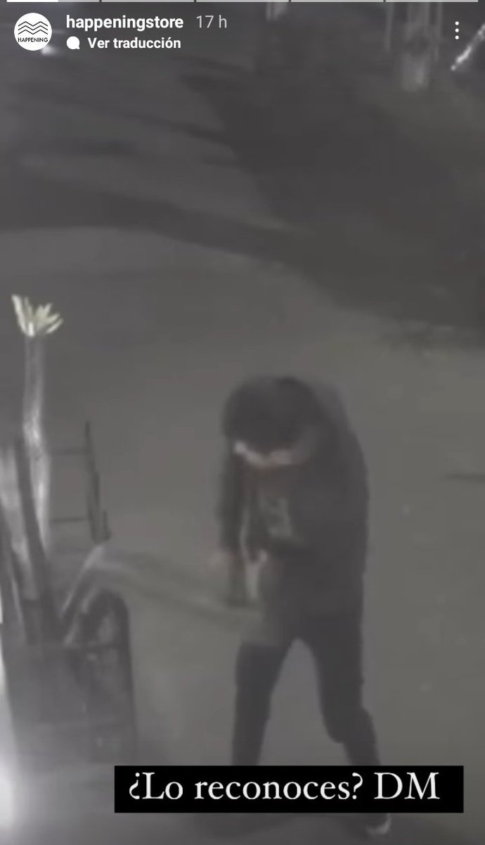 Ataca de nuevo el #DestructorDeJardineras #VecinoDestructor que merodea en la #ColoniaJuarez y <a href="/LaRomaDF/">Colonia Roma 🚲</a>. Volvemos a pedir a las autoridades hacer rodines por si lo topan, lo arresten. 😡😡😡😡😡
Aquí su nueva fechoría: 
instagram.com/stories/happen…