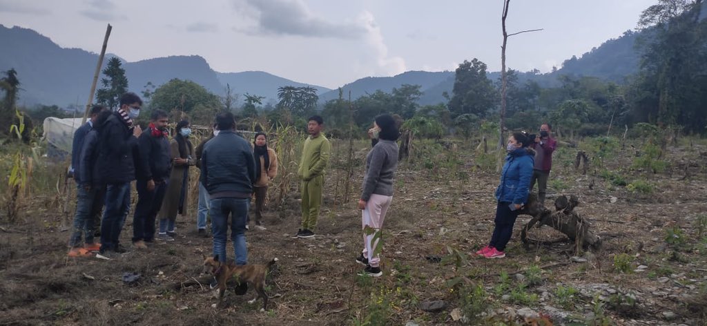 DC_Seppa's tweet photo. Recognising the need to create more livelihood opportunities for women and youth, Dr. Leegang Ampi APCS, EAC, Bana led a team of KVK Scientists, ArSRLM and NGO @AyangTrust on a field visit to assess the potential for livelihood opportunities in farm sector. https://t.co/eFTL619buR