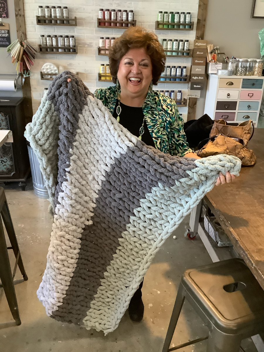 ARWCypress's tweet image. Baby it's gonna be cold outside this weekend, but we'll be warm at the workshop making Chunky Knit Blankets Friday evening! Can't wait to see you there!

Register to save your seat: arworkshop.com/event/?loc=cyp…

#arworkshopcypress #chunkyknitblankets #itscoldoutsidebutwarminhere...