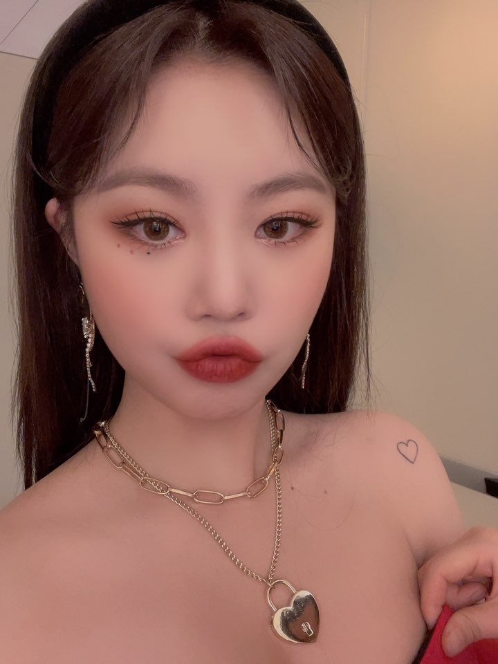 🍒 (@thinkersoo) on Twitter photo 