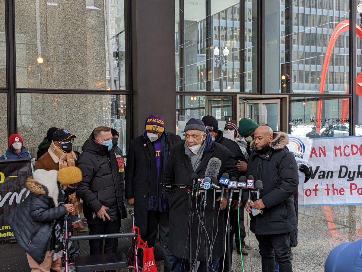 Today, Frank Chapman of @NAARPR and Jessie Jackson of @RPCoalition led a delegation to DOJ to demand full federal investigation and prosecution into the murder of #LaquanMcDonald! Jason Van Dyke belongs in jail! #16ShotsAndACoverup @CAARPRNow @BLMChi