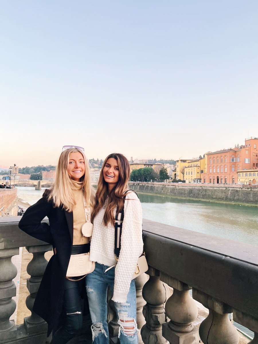 AXOUSC's tweet image. Alpha Chi around the globe 🌏 
check out some of our sisters as they take on their studies abroad!! 🥰
#alphachiusc #litb #axo #alphachi