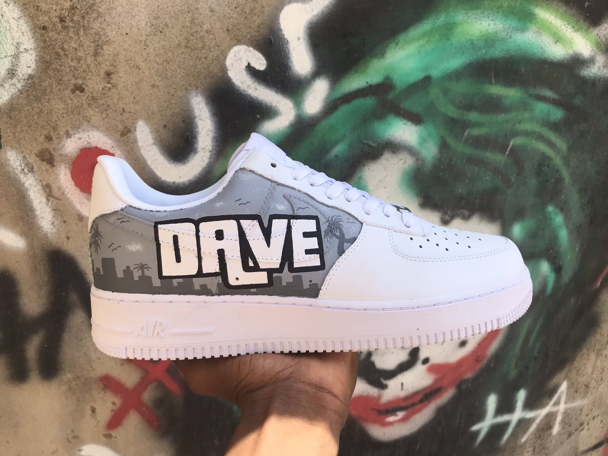 sheriffeyisitan's tweet image. Hello, I'm Sheriff...I'm a Nigeria-based custom sneaker artist...I do only hand painted customs... Kindly RT💚