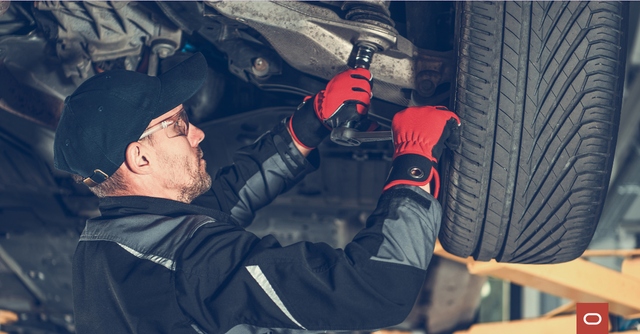 sbobarakis's tweet image. Curious to learn how #IoT is impacting #CX in the automotive industry? @OracleCX's Jessica Kaufman shares five major applications and impacts of IoT in the #automotive industry: bit.ly/3GoUteI