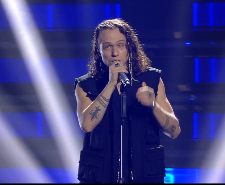Anto_Cap_'s tweet photo. Quanto è cresciuto..❤️
#Sanremo2022
#sanremo22 
#Irama https://t.co/3kWRKF4SK5