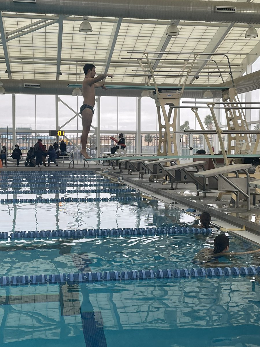 psjadiving's tweet photo. Getting ready for Regionals!! 😬💪🥶 https://t.co/U9KKDVoX5y