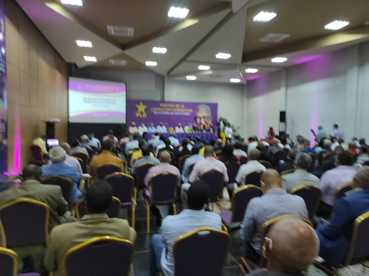 GenteCompromiso's tweet photo. #Ahora || Asamblea de evaluación #CILOE con miembros #ComitéCentral y Presidentes C.Intermedios de las circunscripciones de la provincia Santo Domingo
📍Casa Nacional, Dr. Reinaldo Pared Pérez.
#PLDCreceySeFortalece #VolvemosEnEl24 ✨ https://t.co/2vfZudA7E5