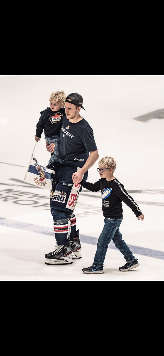 700 serie- og sluttspillskamper for Sparta mot moderklubben 💙🏒