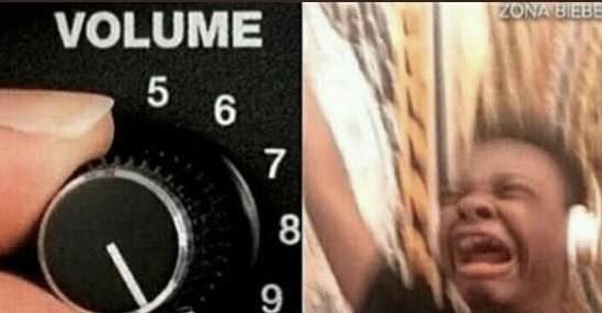 Мем погромче. Коробка передач прикол. Парень прибавляет громкость мем. Автозвук приколы в картинках. Сделай потише.