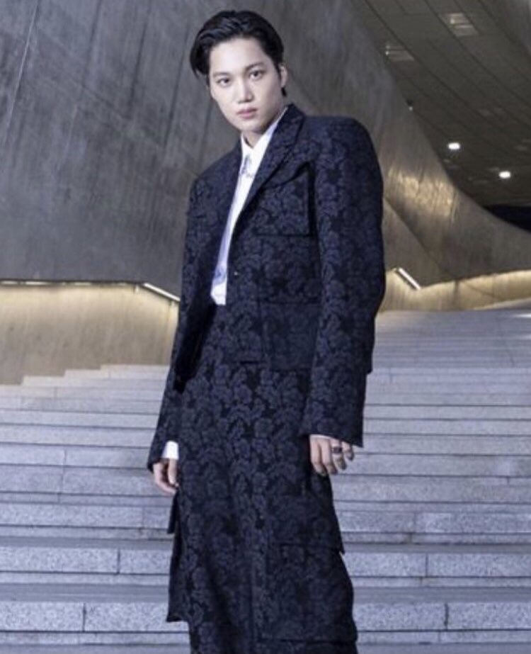 yUzU88nini's tweet photo. 白いシャツのKAIが好き🐻🌱412

KAIが
runway歩くのかと思って楽しみにしてた😅
違ってて ちょっとガッカリだったけど…💧

このKAIは
見おろされてる感が…ヤバかった💘

#Soulfashionweek 
20211007-20211015 https://t.co/bnJnDxUzPC