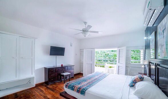 Nikaskw's tweet image. JAMAICA
Mar.25-27,22
Negril Beach Club
Round trip for 2 @ $2131.15
#SeeOneWantOneBookOne 
See One✈ Want One✈ Buy One
Swbexpeditions@gmail.com 
SWB Expeditions Group
Modifications upon requests - MAKE this TRIP CATER to YOU!!
*Prices very
#montegobay #Jamaica #vacation