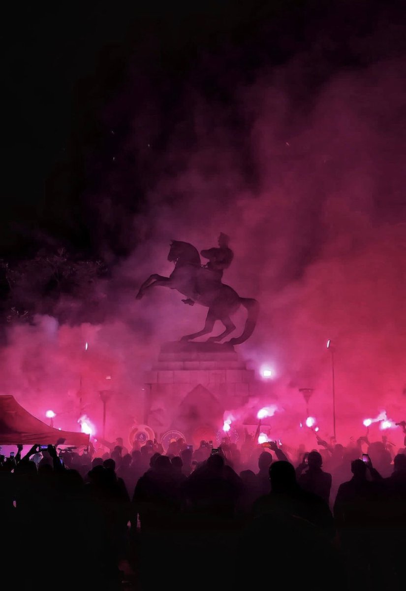 İki tane değil milyon tane cahil gelse ne o heykeli ne bu ülkenin kurucusuna minneti yıkabilir.
Olmaz…
İzin vermeyiz…
#Samsun