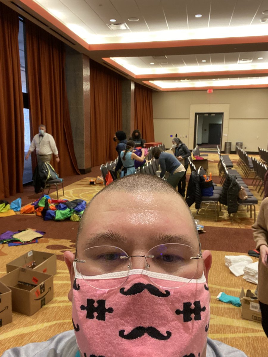 Amazing work by <a href="/TheFuelPhysio/">Dr. Berner, PT, DPT, RDN</a> and the #PTintheCommunity volunteers! Care packages are full! Thank you for all of your help and service to the community! #APTACSM #CSM2022 #aptacsm2022