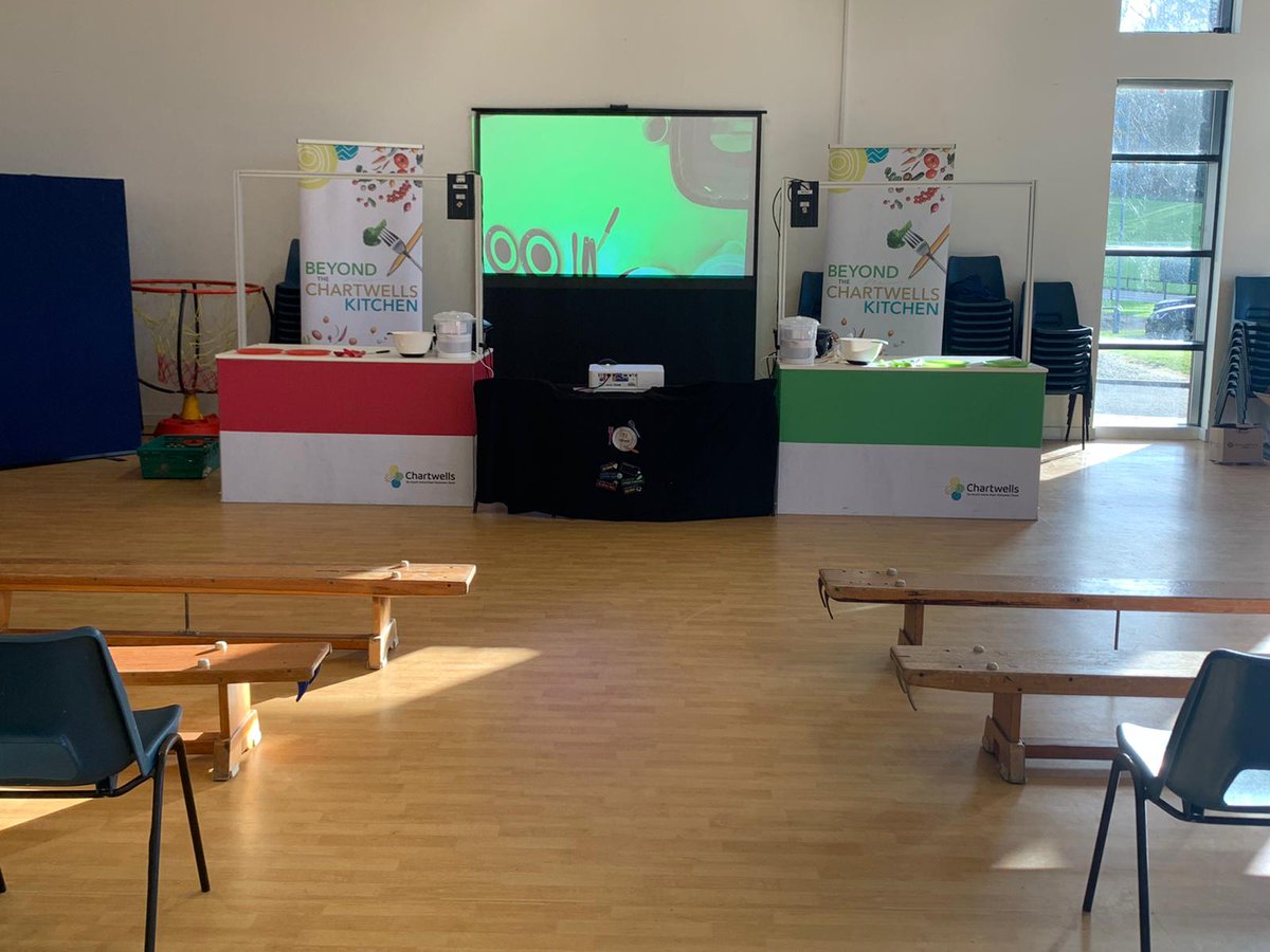 spj_cook's tweet photo. The countdown has begun for Ready, Steady, Cook! @EmbleyPrep red and green teams in a close Cook off #TeamUL #TeamEmbley @ChartwellsInd https://t.co/MnV3yInYfj