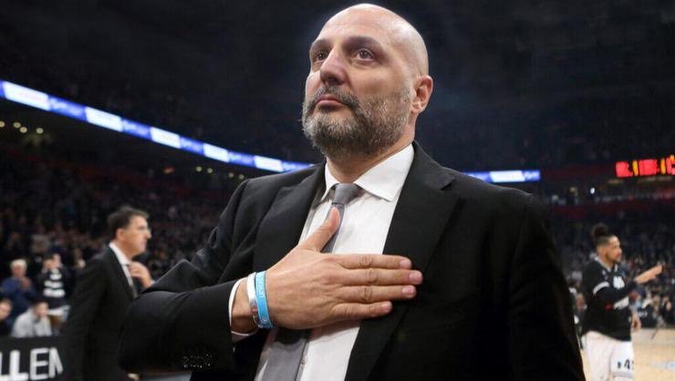 SENİNLEYİZ! <a href="/FBBasketbol/">Fenerbahçe Beko</a>