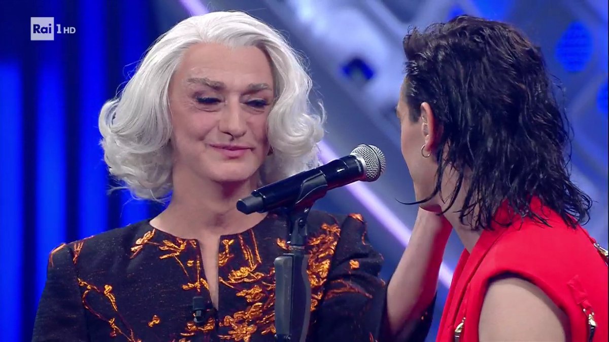 VanityFairIt's tweet photo. La commozione di @Drusilla_Foer per le parole di @michele_bravi vale il canone Rai ❤️ #Sanremo2022 #SanremoConVanity https://t.co/lle7xLeXZO