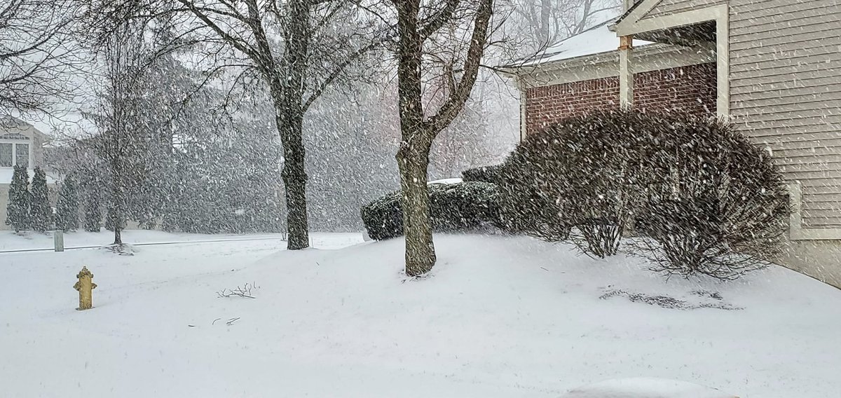 JGL_USA's tweet photo. Light snow in Beavercreek giving way to heavier snow as time progresses. #ohwx https://t.co/6Gp57vGwBs