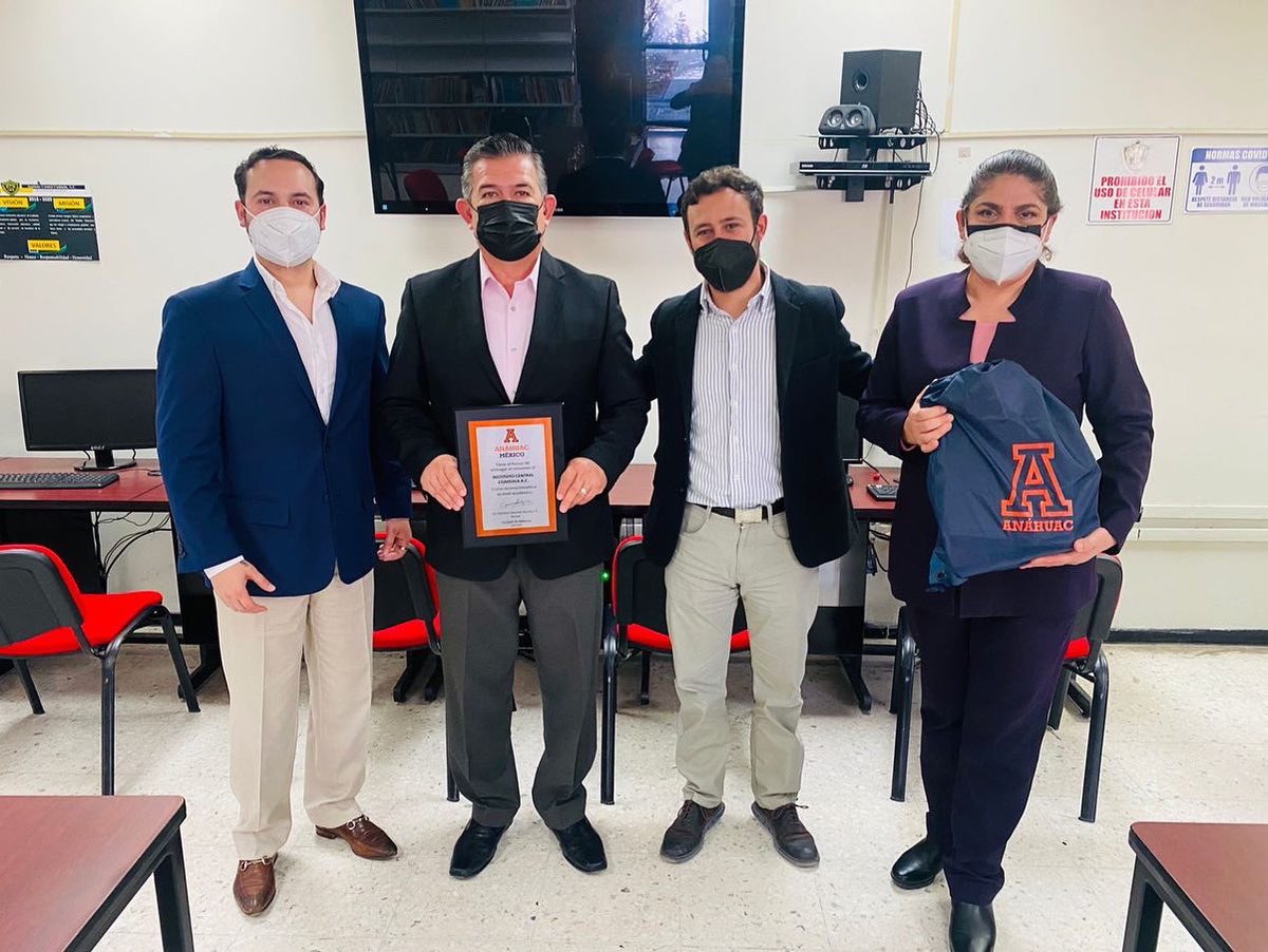 ICCMonclova's tweet photo. El día 2 de febrero del presente asistieron los encargados de vinculación e ingreso a nivel Coahuila de la Universidad Anáhuac el Lic. Rodolfo Melin y Lic Jesús Perea, para reafirmar la alianza entre instituciones manteniendo el lazo de becas de excelencia académica. https://t.co/f7dDFMFI7j