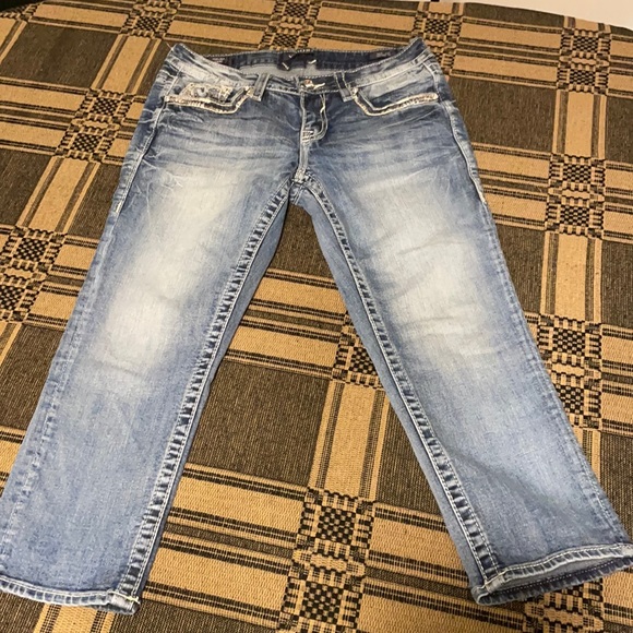 MartaCloset's tweet photo. So good I had to share! Check out all the items I'm loving on @Poshmarkapp #poshmark #fashion #style #shopmycloset #judyblue #zara #vigoss: https://t.co/Dt56SfWADY https://t.co/qdLp4Z7GNJ
