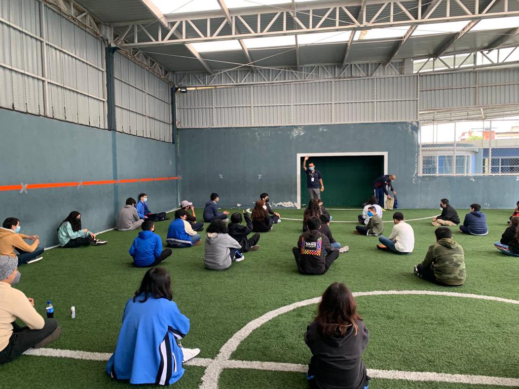 SP_Veracruz's tweet image. Con el objetivo de impulsar el deporte como medida de prevención social de la violencia y el delito, realizamos capacitación del juego “Beisbol 5” a alumnos y alumnas del Colegio “Santiago de Compostela”, en la ciudad de Xalapa.