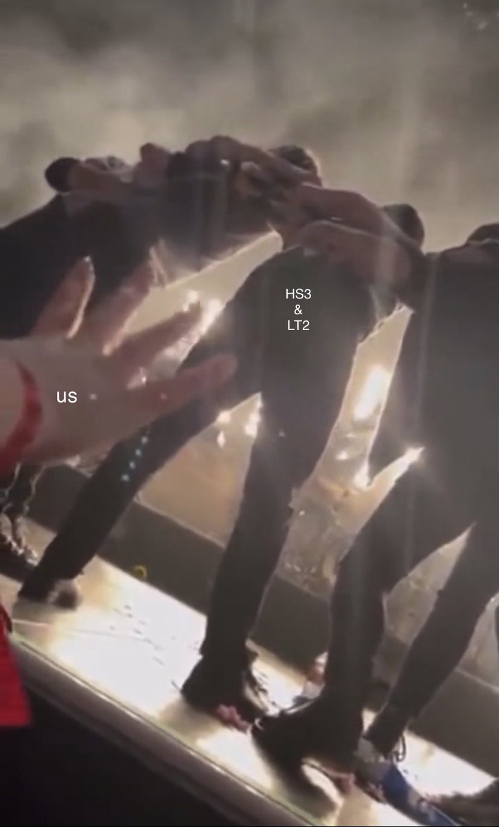 HLTheories's tweet photo. my amazing meme making skills featuring louis’ derrière https://t.co/bBCytxM1Ll