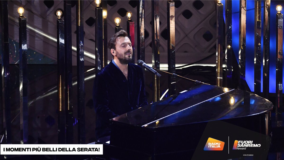 RadioItalia's tweet photo. Cesare Cremonini è il super ospite della terza serata del Festival! In un battito di ciglia trasforma il palco dell'Ariston in un concerto tra gli applausi meritatissimi del pubblico
#sanremo2022 #fuorisanremoreward @intesasanpaolo @CremoniniCesare https://t.co/j4TFnrSnkl