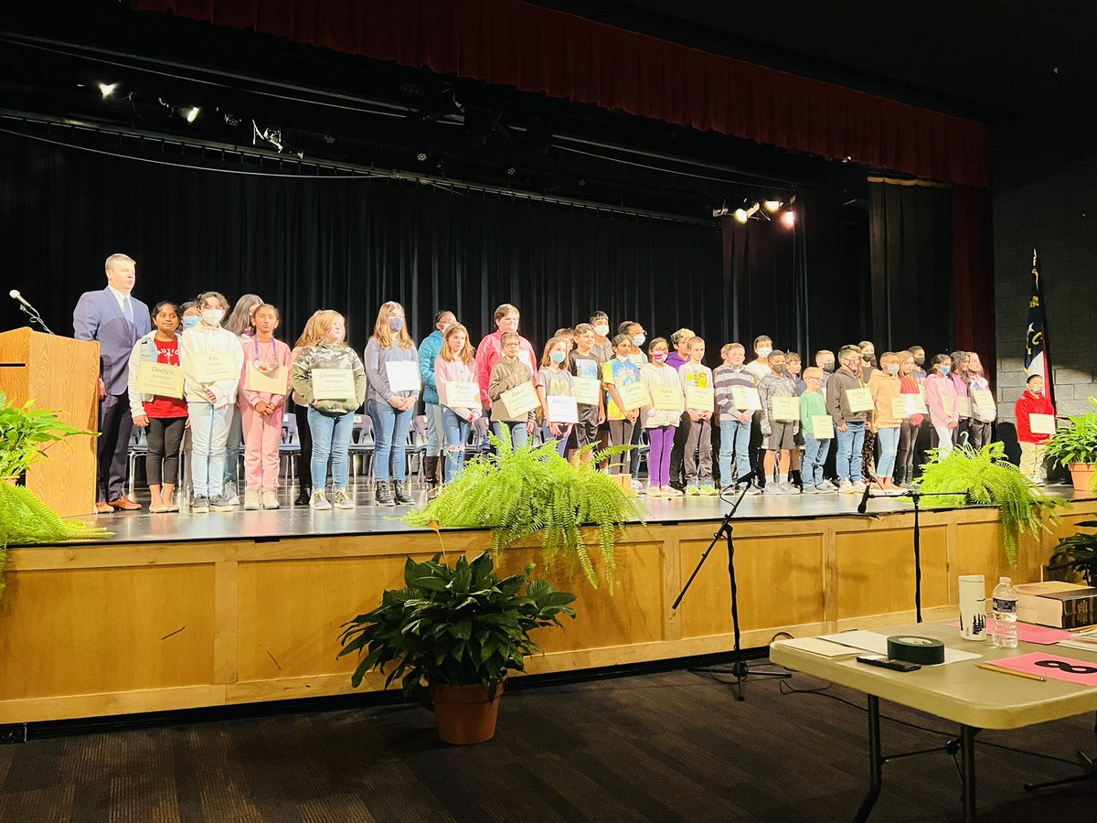 AGHoulihan's tweet photo. Congratulations to Alexia from @MarvinRidgeMSNC, the 2022 @UCPSNC Spelling Bee Champion and now 4 time winner! And a BIG shout out to all #TeamUCPS Spelling Finalists…way to go! #BeTheBest 👏🐝👏🐝 https://t.co/GIGfwaZBCl
