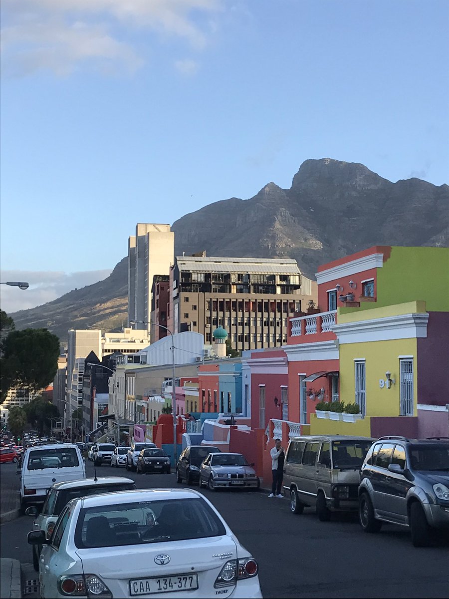 mike_hmc's tweet photo. Goodevening Capetown . Running projects through the night #CapeTown #Capecbd #Runningprojects https://t.co/AJl1RpX8UI