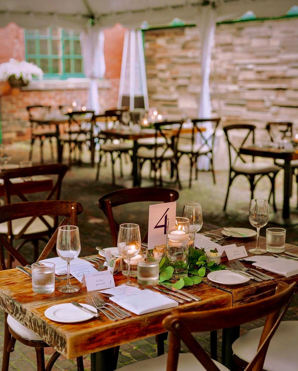 ArcheoToronto's tweet image. In case you forgot, the Archeo courtyard also does this. 💅 ⁣
⁣
It’s Après Season right now, but soon it will be wedding season. 😍😍😍⁣
⁣
Learn more at distilleryevents.com⁣

📷: The Big Day Wedding Photography &amp;amp; Videography
