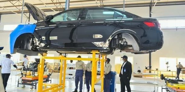 LTAfrique's tweet photo. ✔️Automobile : fruit du deal avec #Peugeot, la nouvelle usine #Dangote renforce la concurrence au #Nigeria
#automobile #Industrie #usine #afriquedelouest #DPAN #kaduna @AlikoDangote @PeugeotFR
👉https://t.co/7nZDJbtt6v https://t.co/Hev5Zah4Z9