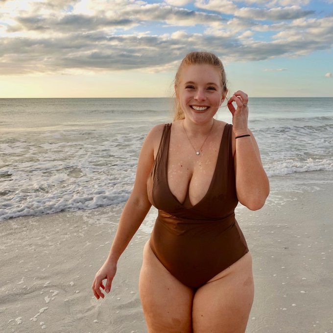 Watch TheMirandaAffect's leaked NSFW photo on TwXstars