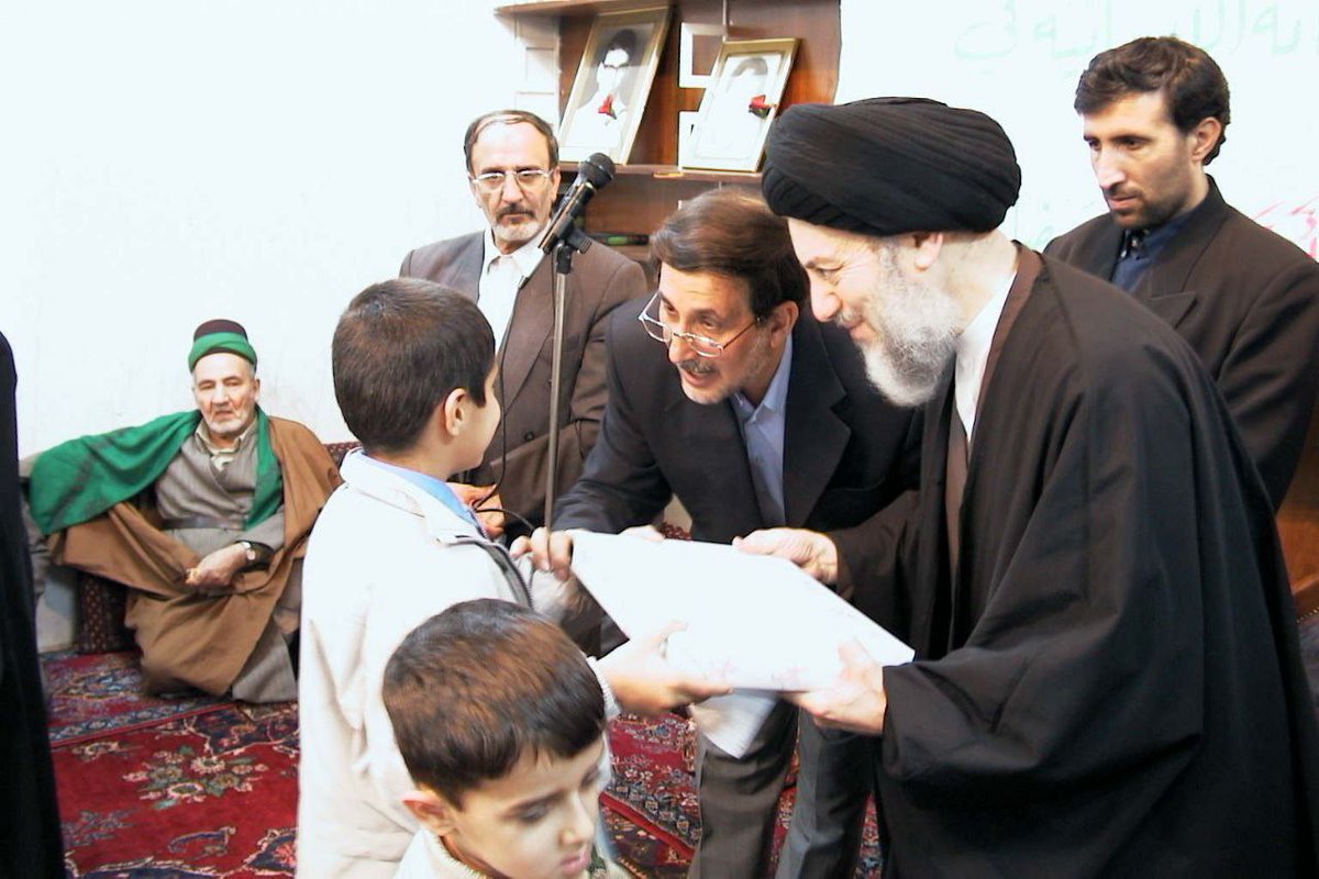 إنّ إغتيال السيد باقر الحكيم تغييب للعراق ودوره الحواري المحب للحضارة. ألم يقل علي(عليه السلام) إن أعظم الخيانات خيانة الأُمة؟ سلام عليكم يا حُراس كربلاء والجنوب والقدس حراس الوديعة والجوهرة المقدسة.

البطريك الماروني مار نصر الله بطرس☘️
#عهد_ووعد